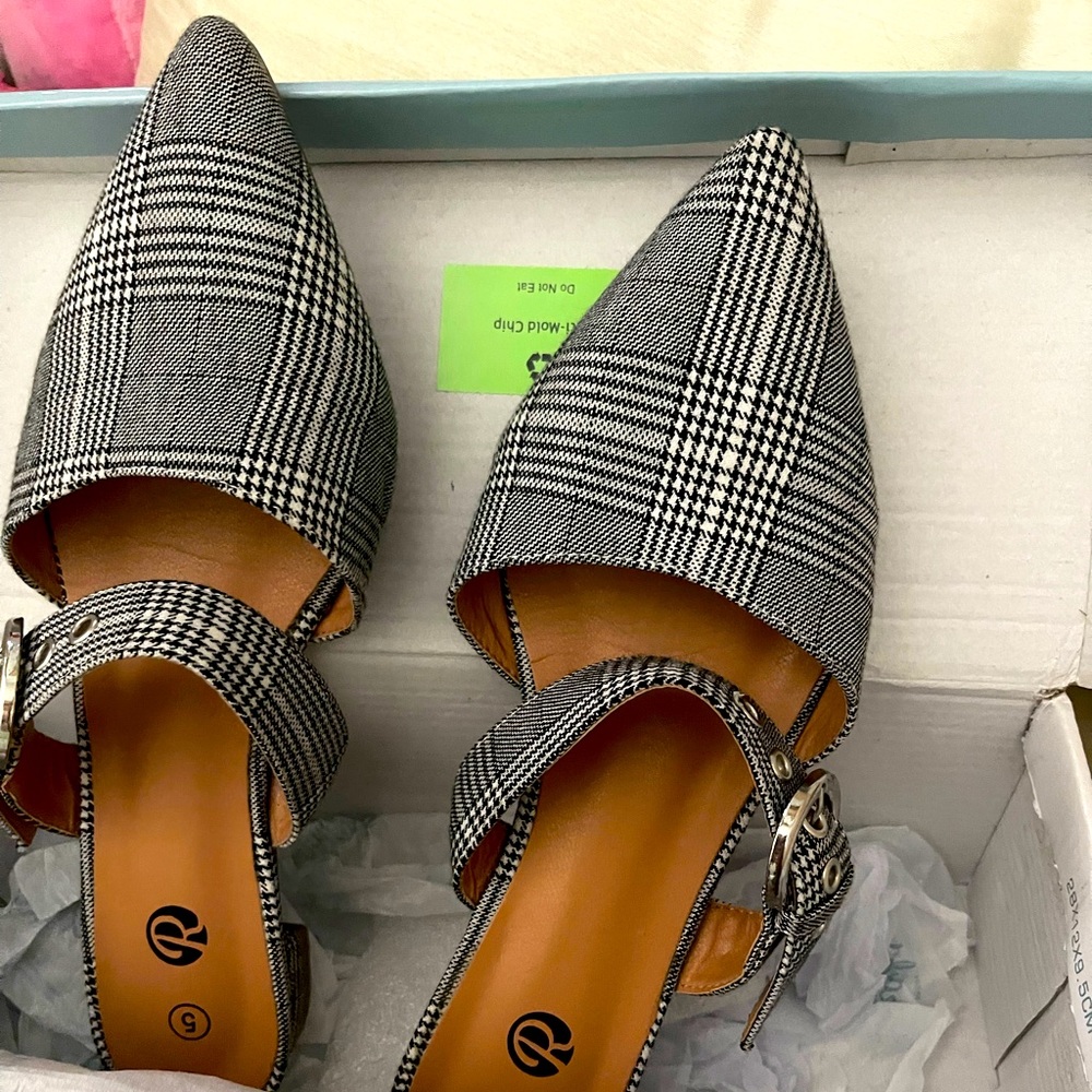 flat shoes